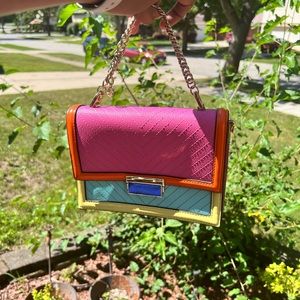 ALDO CROSSBODY CONVERTIBLE CLUCTH